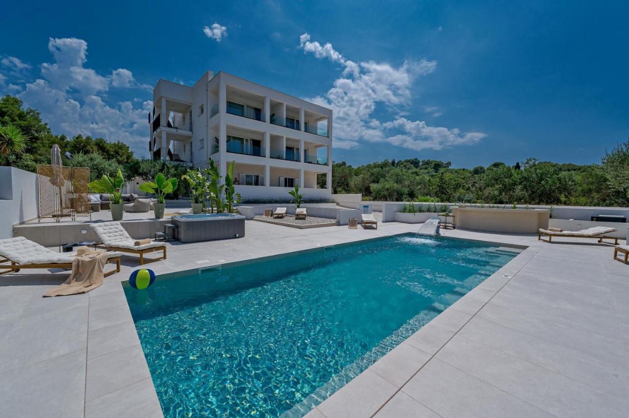 Luxury Villa Del Sogno With Pool, Jacuzzi, Parking Okrug Gornji Buitenkant foto